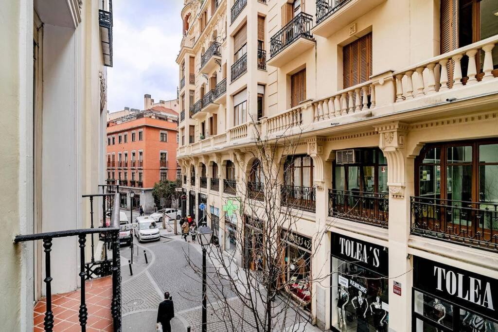 Encantador Apartamento En Chueca Junto A Gran Via, Infantas 1-1 By Batuecas Мадрид Екстер'єр фото